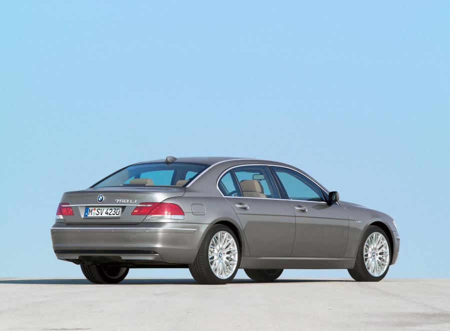  BMW 750Li (E66) 2005 года  (WW) (фото 14 из 41)